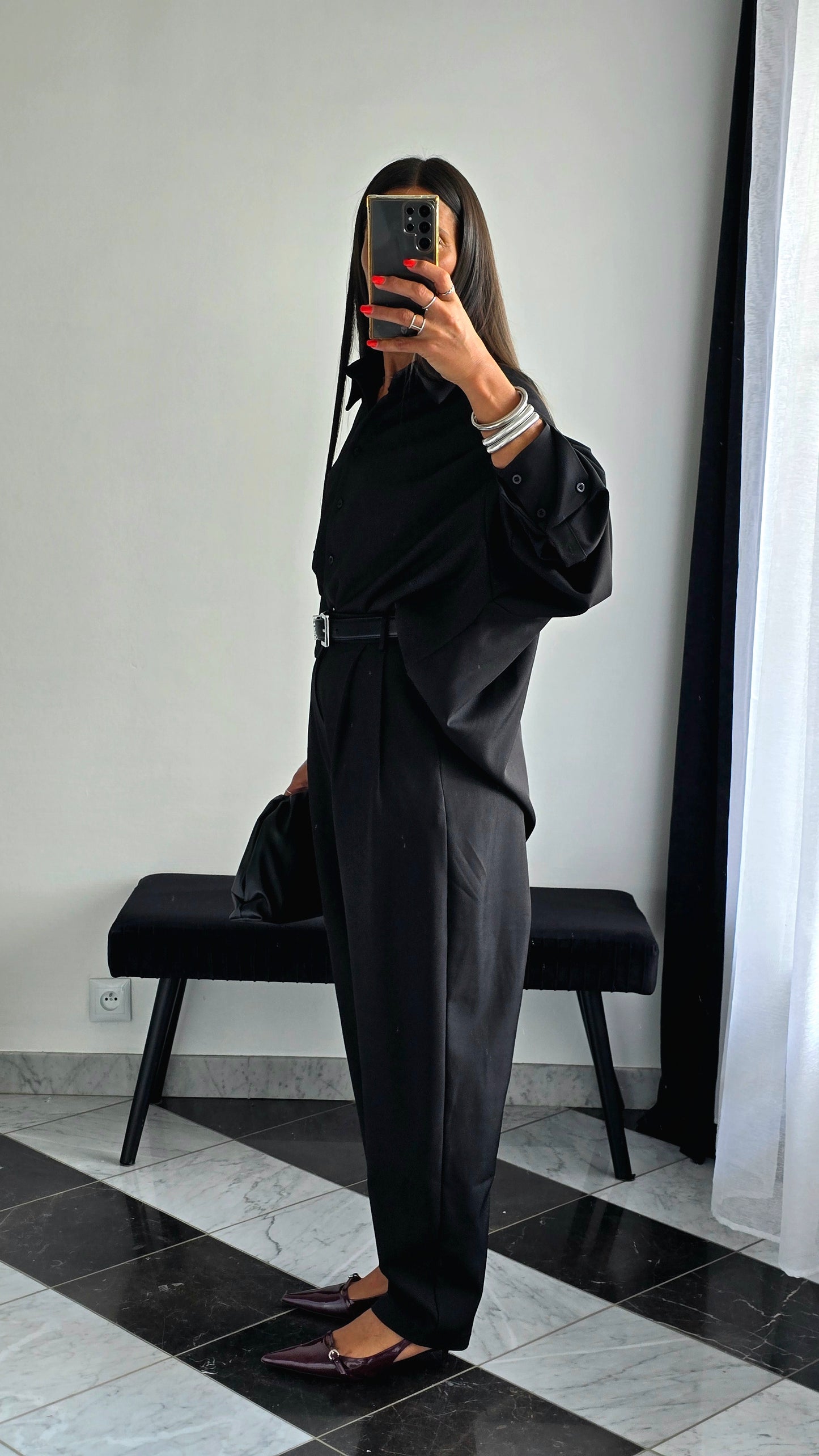 Pantalon Carotte Noir – Élégance Minimaliste