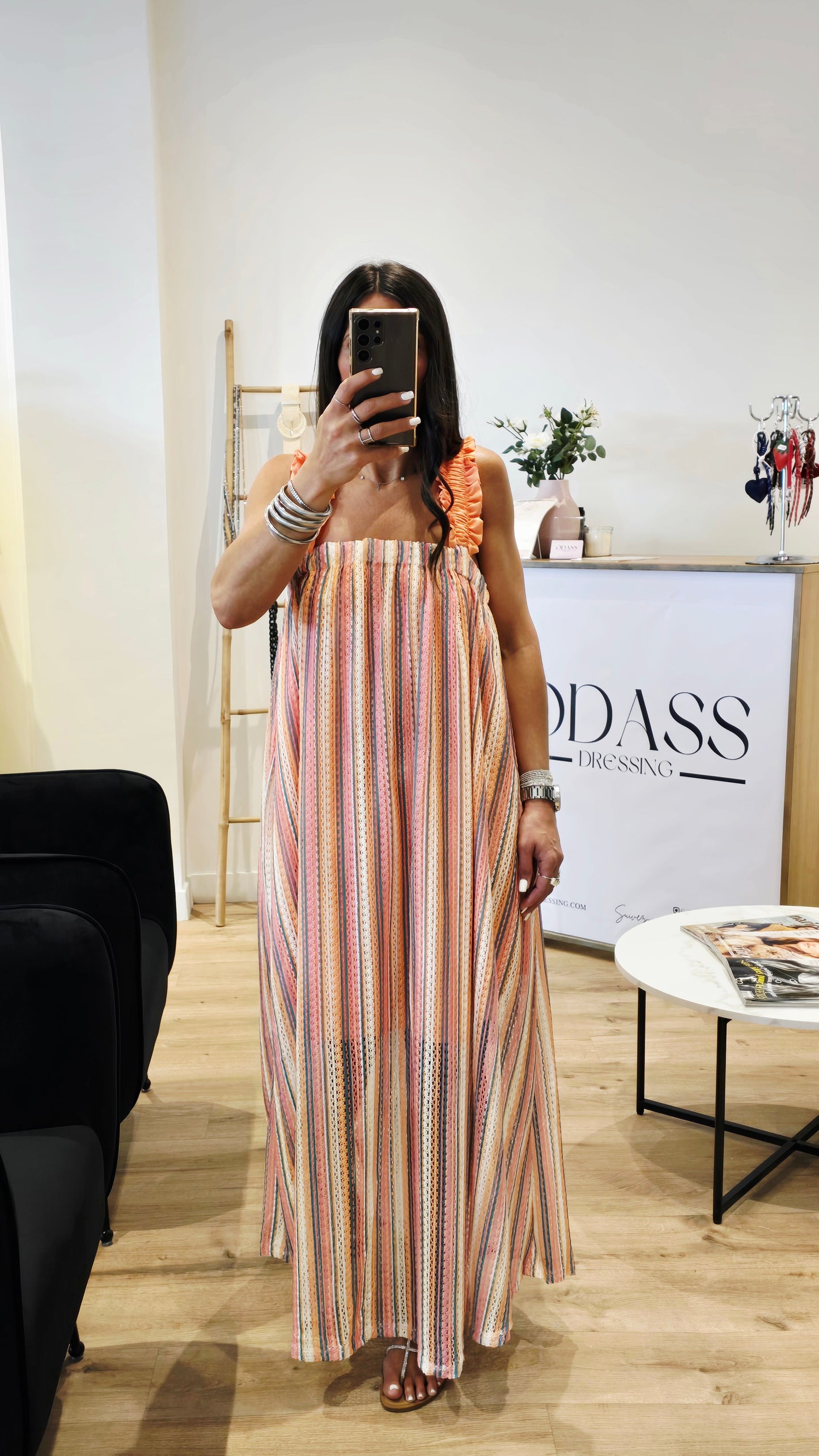 Robe longue multicolore à bretelles smockées