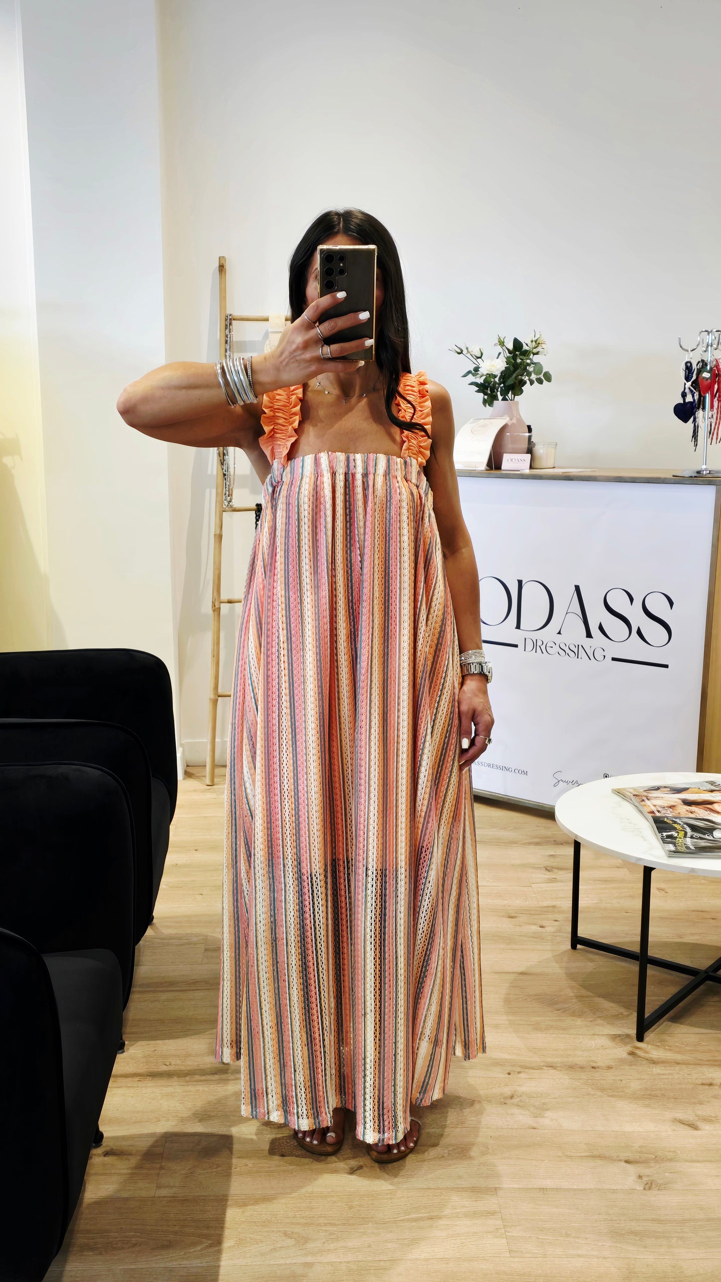 Robe longue multicolore à bretelles smockées