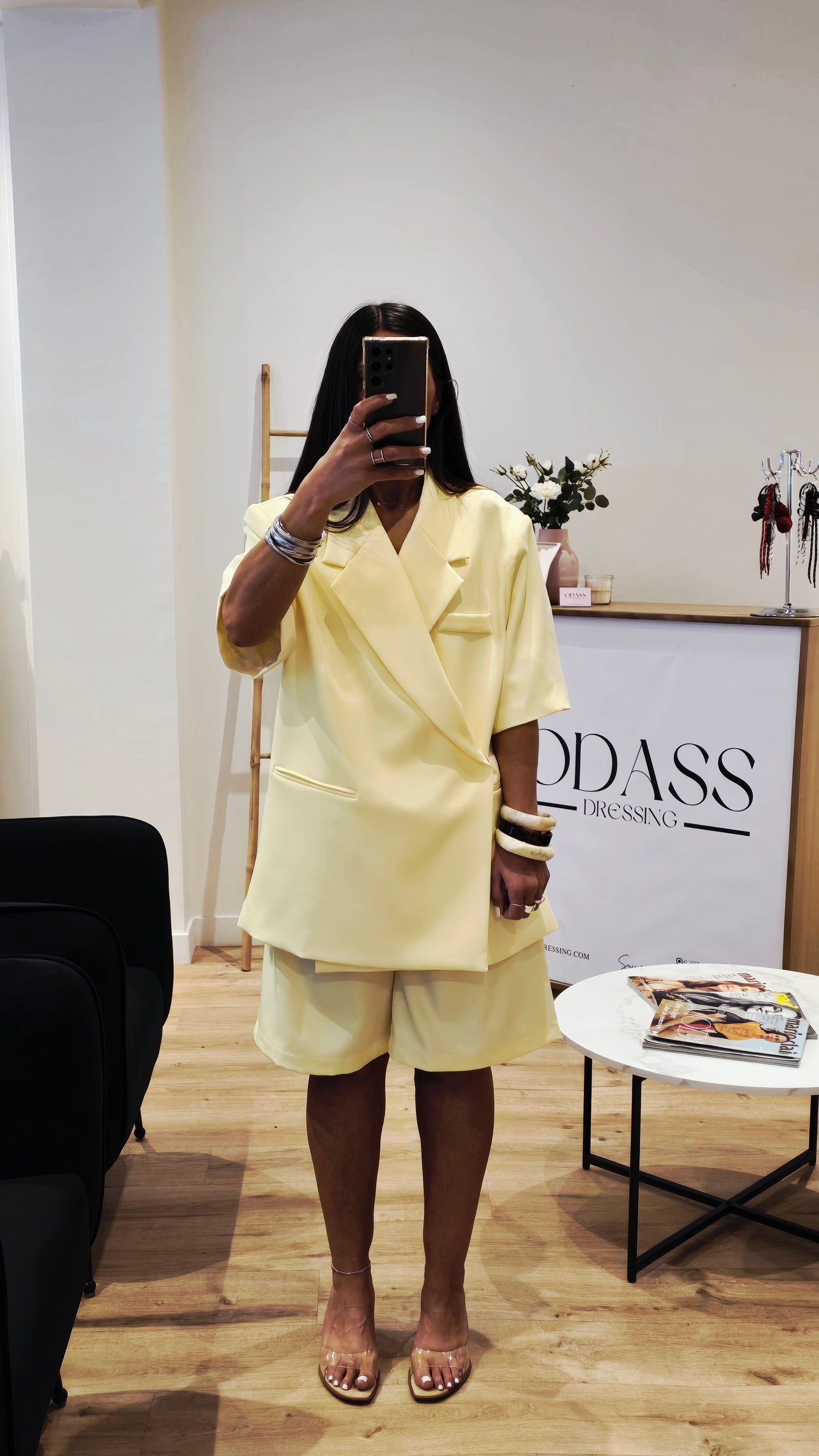 Blazer manches courtes structuré– Jaune pastel ⚠️ PRÉCOMMANDE jusqu'au Dimanche 22/06 et expédition à compter du 30/06 (peut-être avant)