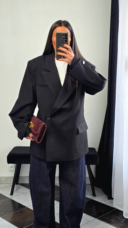 Blazer Oversize Structuré Noir – Détails Couture & Épaules Sculptées