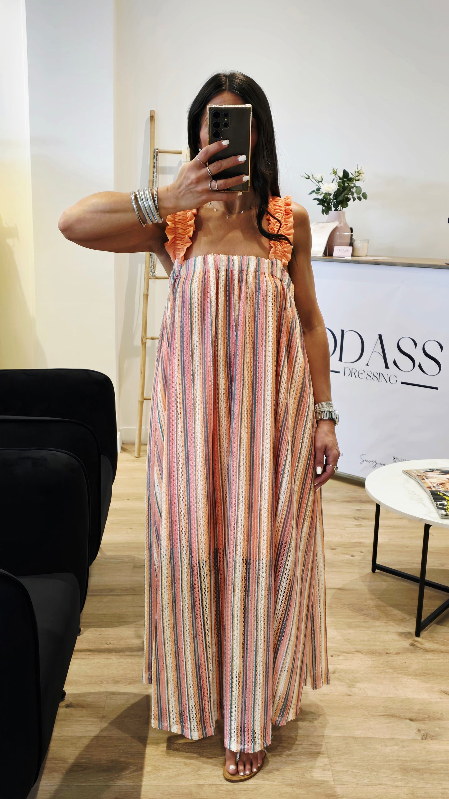 Robe longue multicolore à bretelles smockées