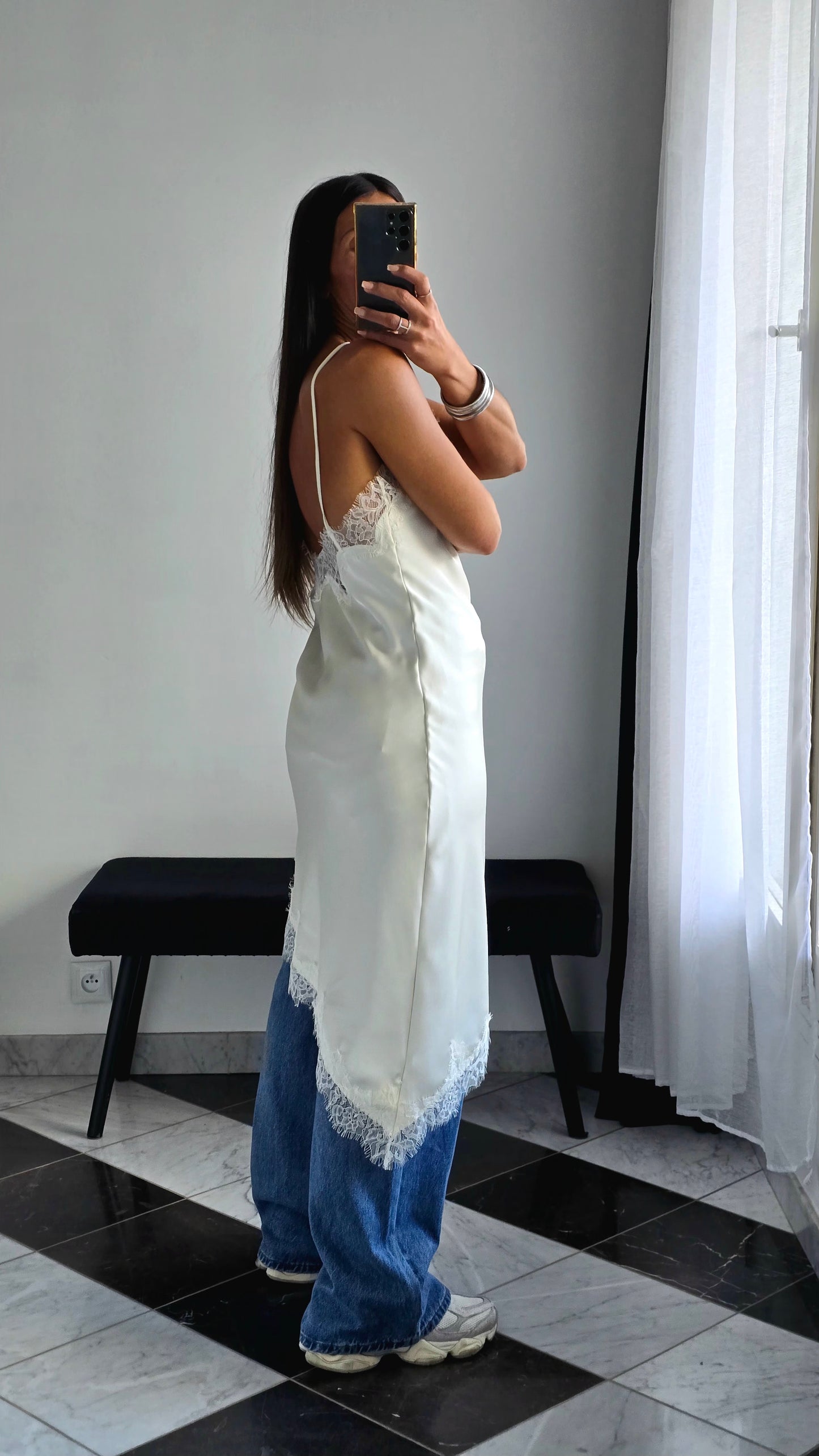 Robe Satin & Dentelle – Élégance Effortless