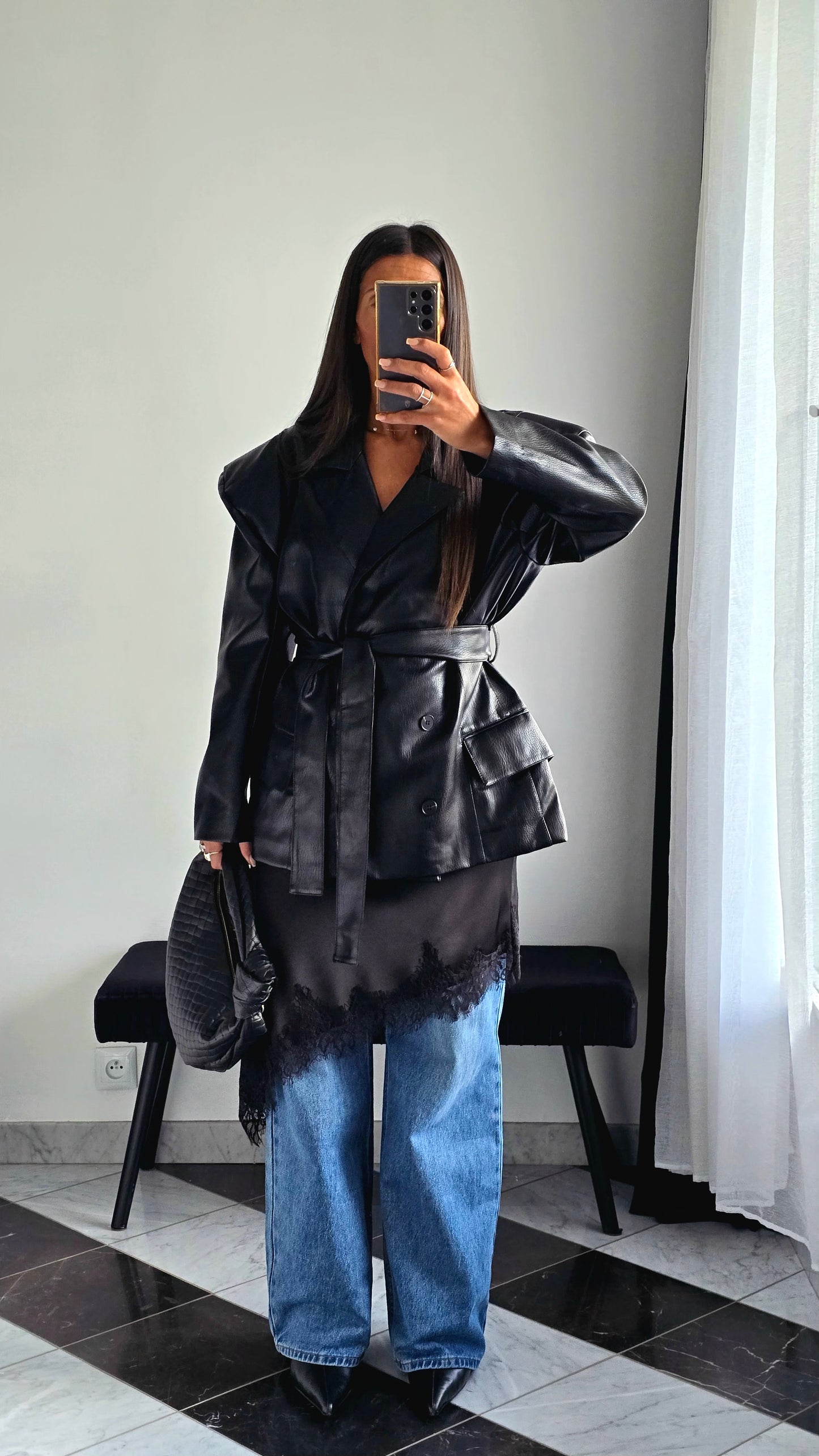 Veste Blazer Ceinturée en Simili – L’Iconique Structuré