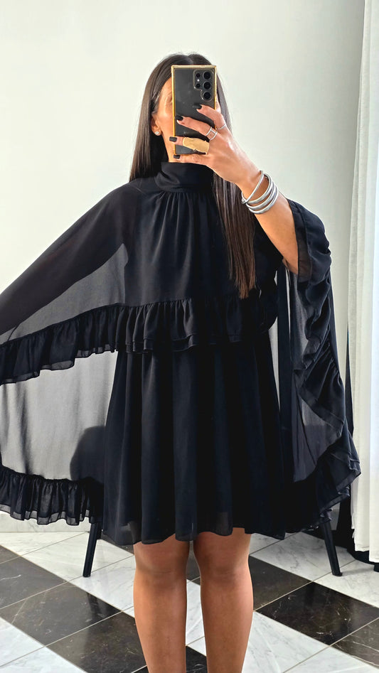 Robe Cape Volants – Noir Intense