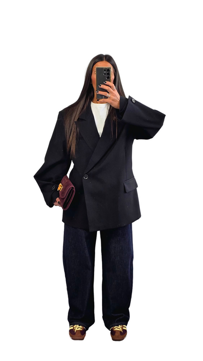 Blazer Oversize Structuré Noir – Détails Couture & Épaules Sculptées