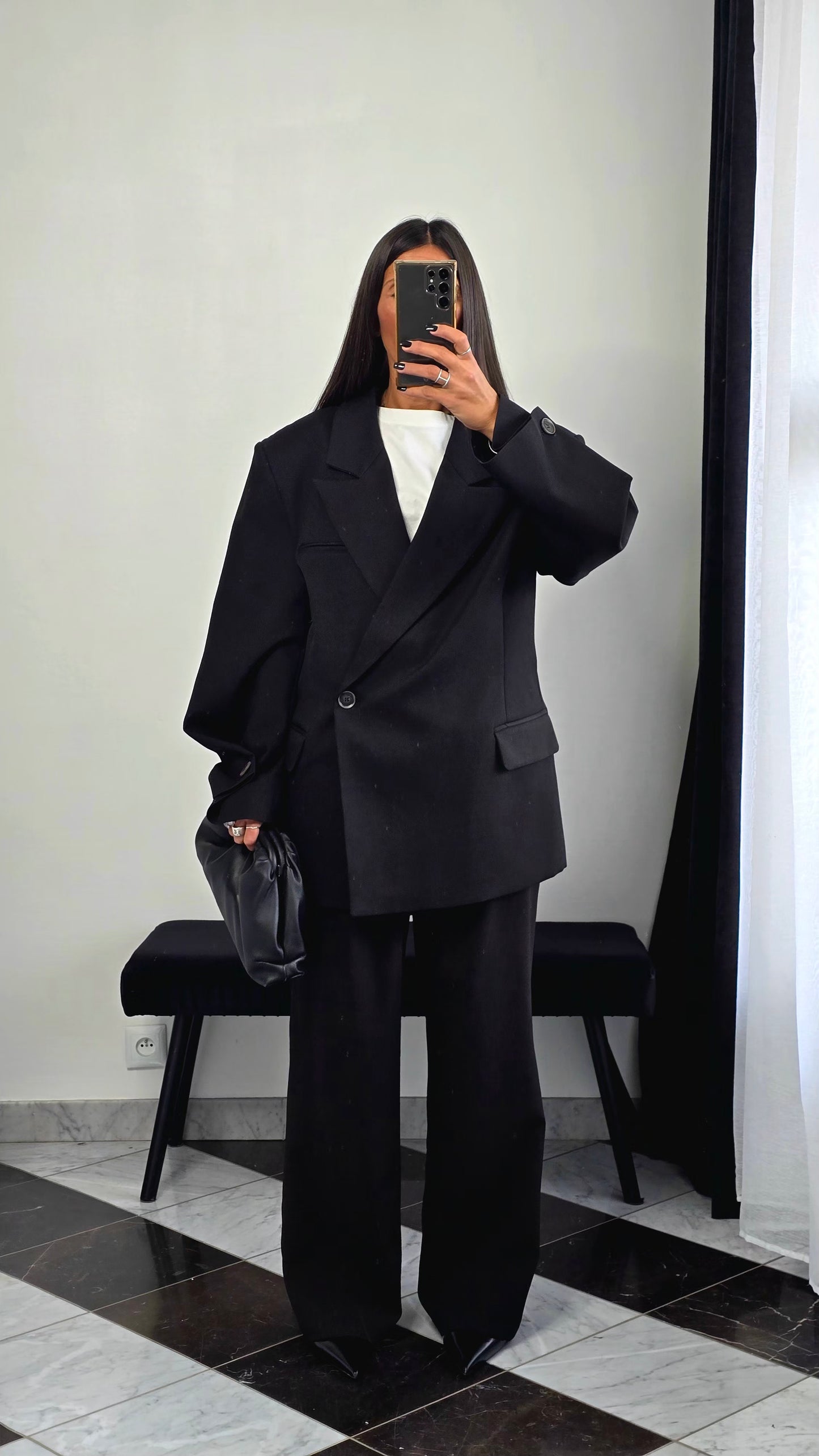 Blazer Oversize Structuré Noir – Détails Couture & Épaules Sculptées