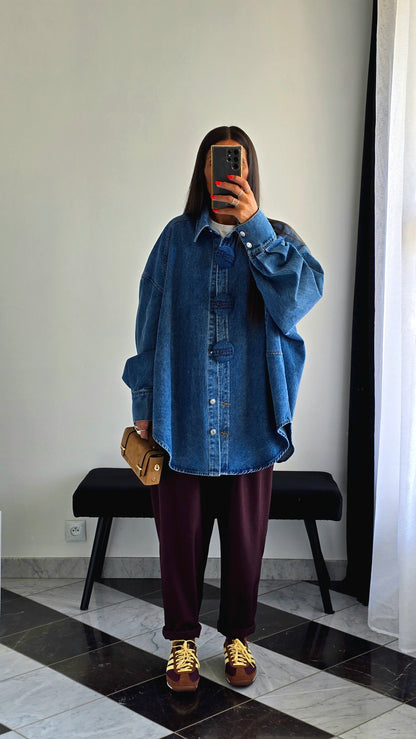Veste Chemise Oversize en Denim Brut Moyen – Détail Boutons Pression