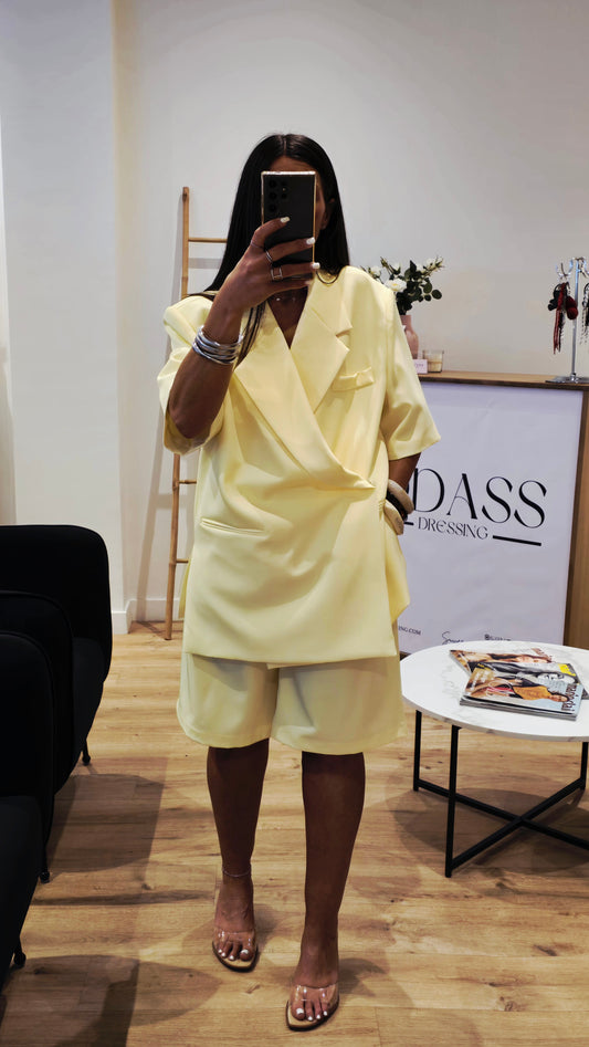 Blazer manches courtes structuré– Jaune pastel ⚠️ PRÉCOMMANDE jusqu'au Dimanche 22/06 et expédition à compter du 30/06 (peut-être avant)