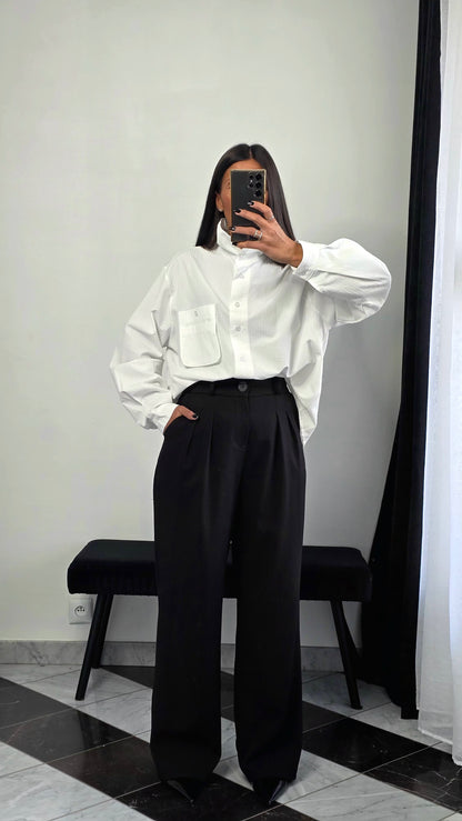 Chemise Blanche Oversize Texturée – Détail Poche & Col Boutonné