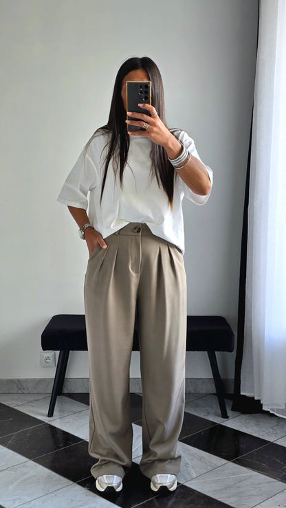 Pantalon Tailleur Évasé – Taupe Élégant