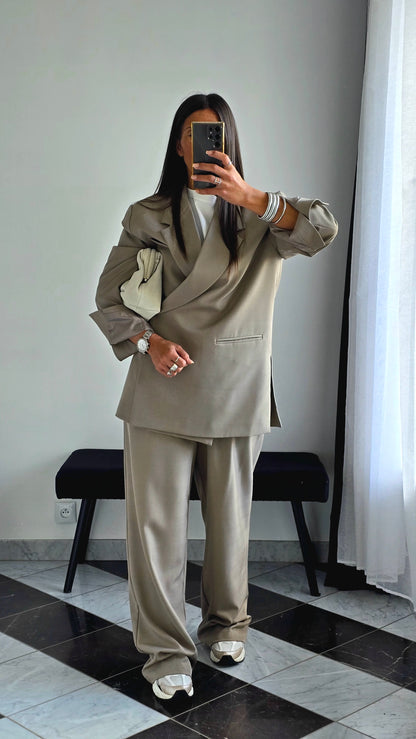 Blazer Croisé Oversize – Taupe Élégant