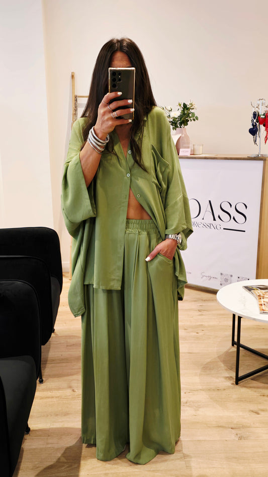 Ensemble ample vert matcha – confort et allure