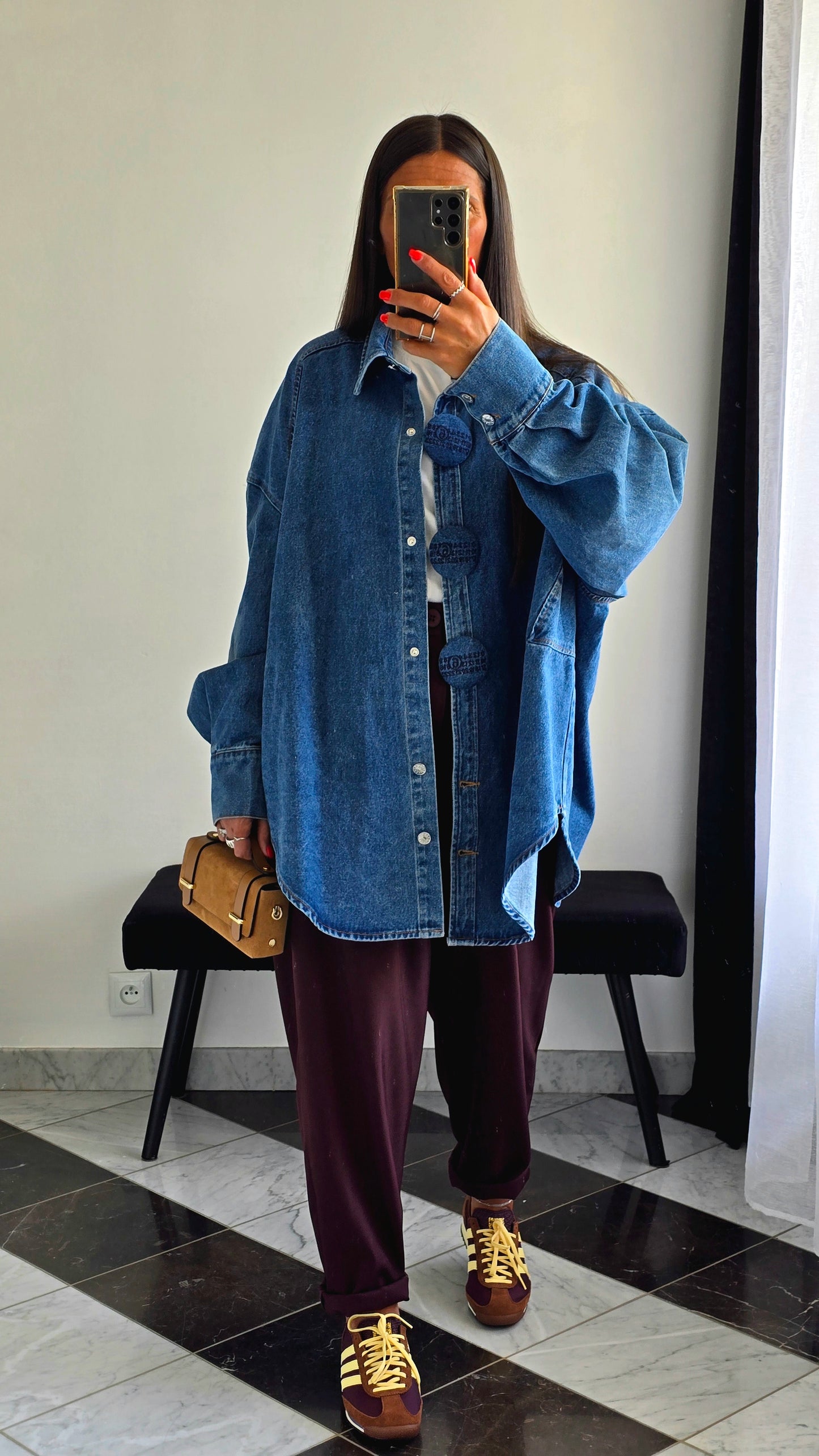 Veste Chemise Oversize en Denim Brut Moyen – Détail Boutons Pression