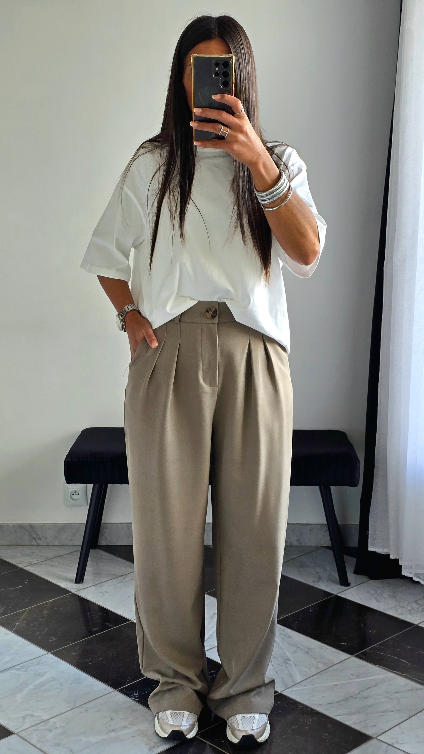Pantalon Tailleur Évasé – Taupe Élégant