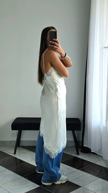 Robe Satin & Dentelle – Élégance Effortless