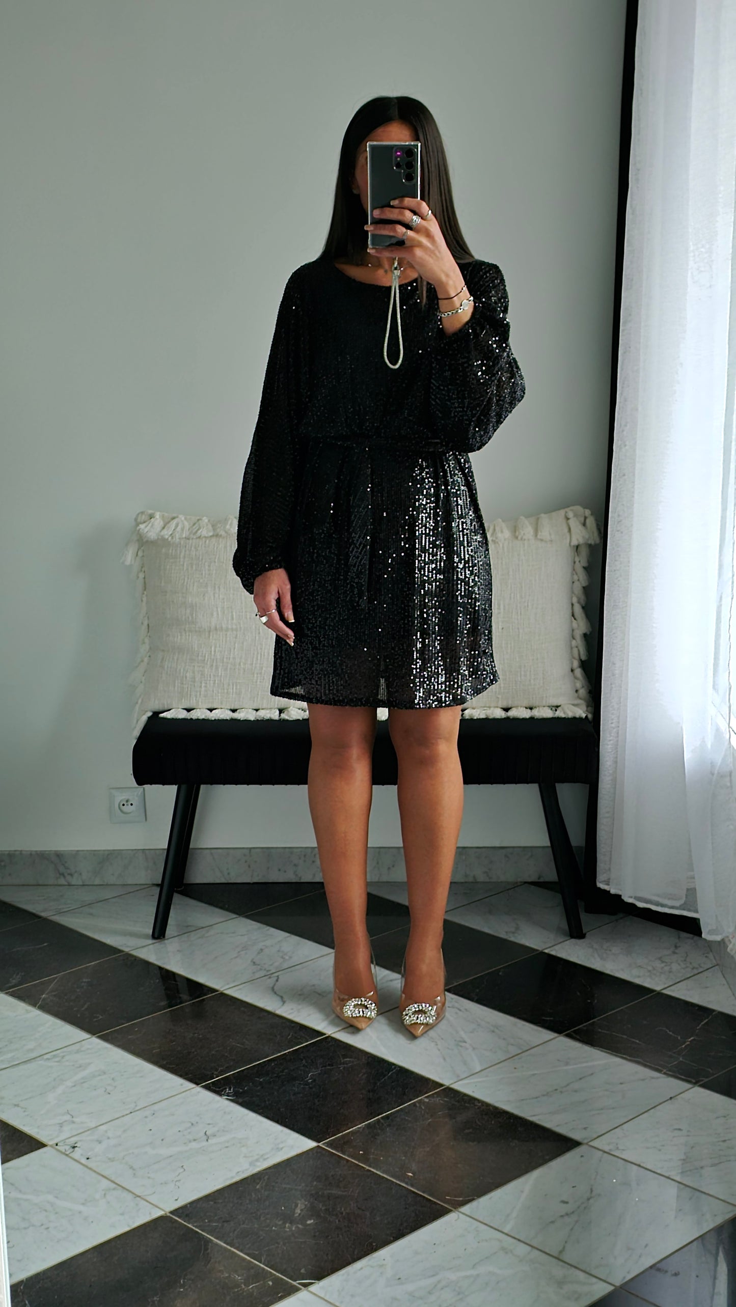 Robe Bianca Sequins noirs