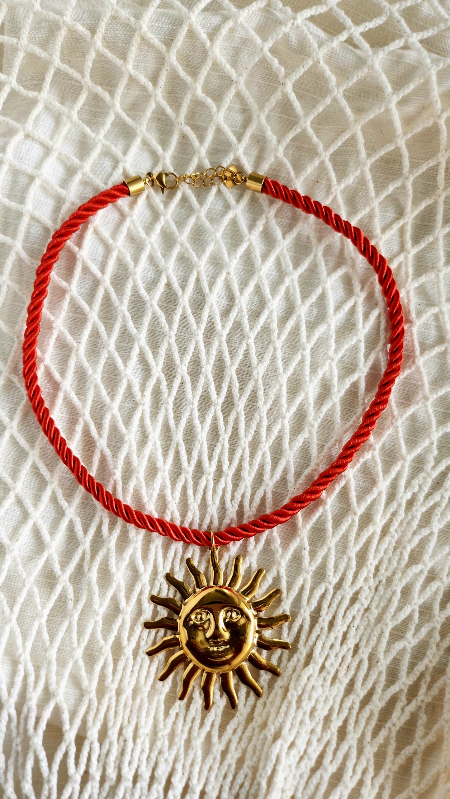 Collier Soleil Cordon Rouge