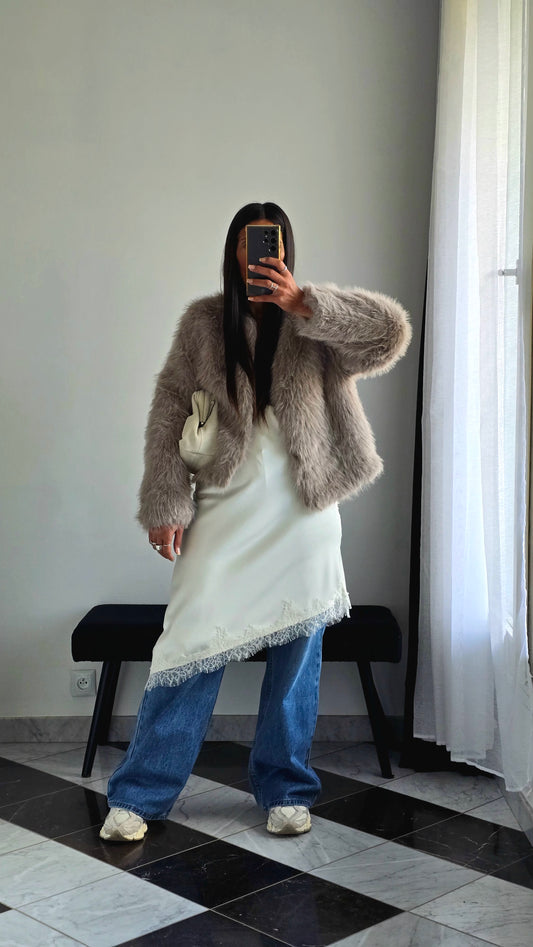 Robe Satin & Dentelle – Élégance Effortless