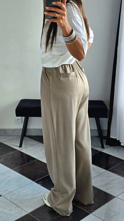 Pantalon Tailleur Évasé – Taupe Élégant