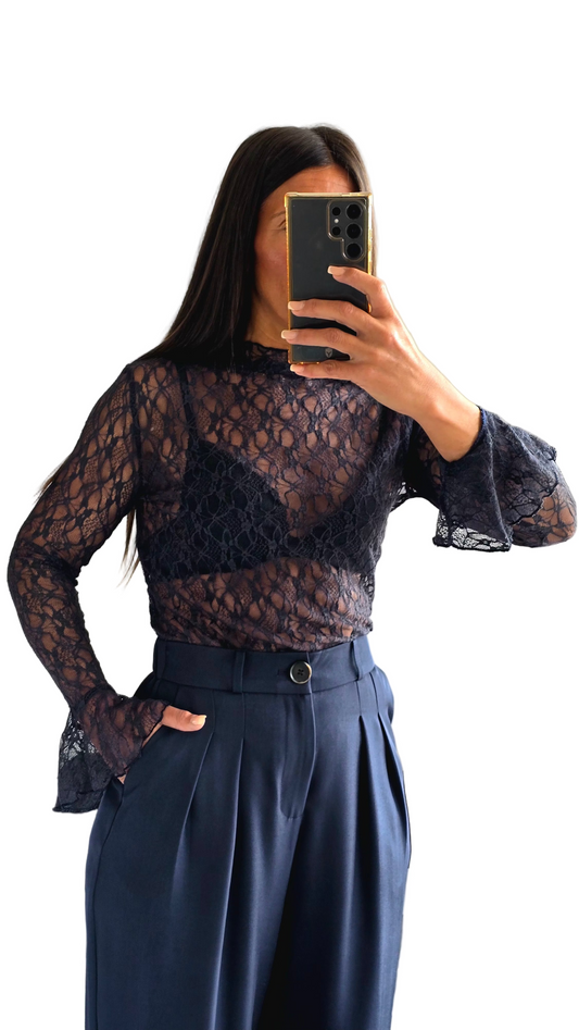 Haut en Dentelle à Col Cheminée – Bleu Marine Profond