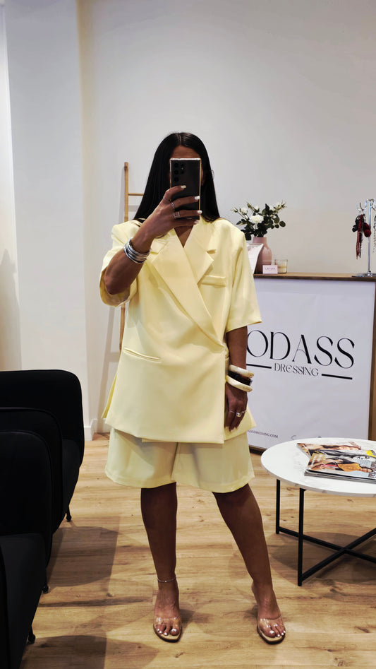 Blazer manches courtes structuré– Jaune pastel ⚠️ PRÉCOMMANDE jusqu'au Dimanche 22/06 et expédition à compter du 30/06 (peut-être avant)