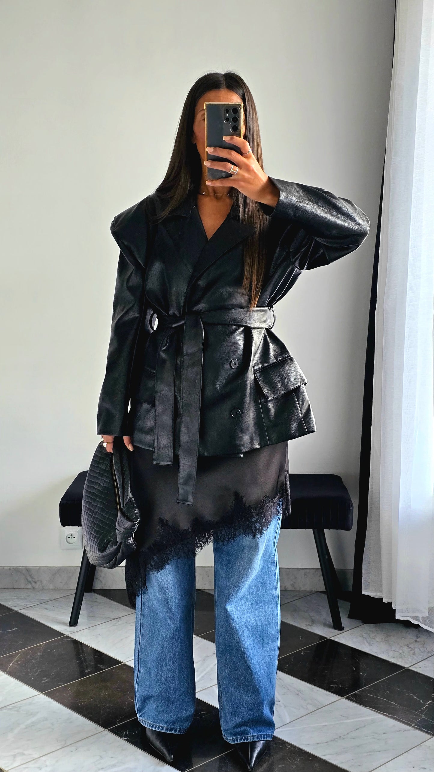 Veste Blazer Ceinturée en Simili – L’Iconique Structuré