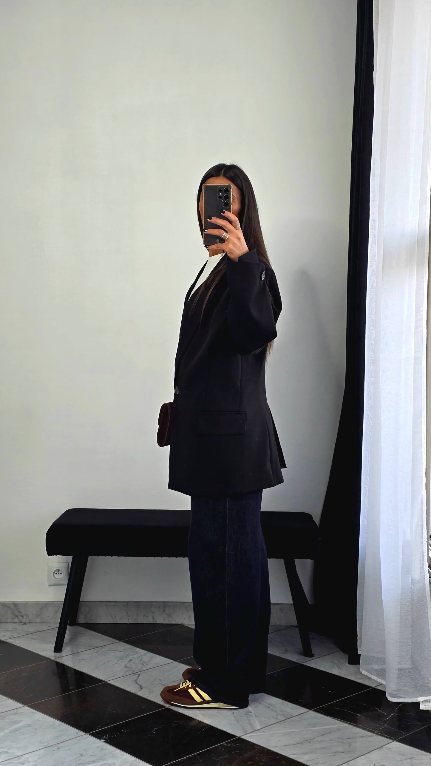 Blazer Oversize Structuré Noir – Détails Couture & Épaules Sculptées