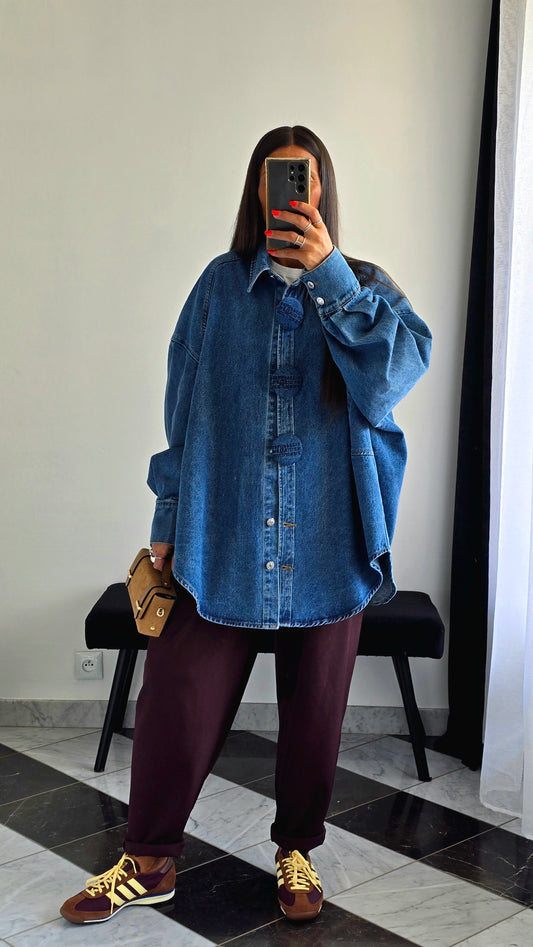 Veste Chemise Oversize en Denim Brut Moyen – Détail Boutons Pression