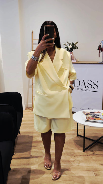 Blazer manches courtes structuré– Jaune pastel ⚠️ PRÉCOMMANDE jusqu'au Dimanche 22/06 et expédition à compter du 30/06 (peut-être avant)